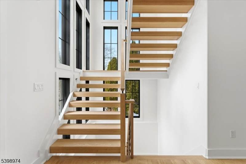 https://bt-photos.global.ssl.fastly.net/gsmls/orig_boomver_2_4021161-2.jpg
