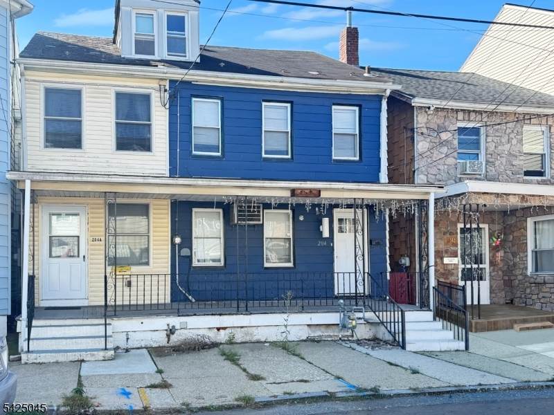 204 Mercer St - Photo 1