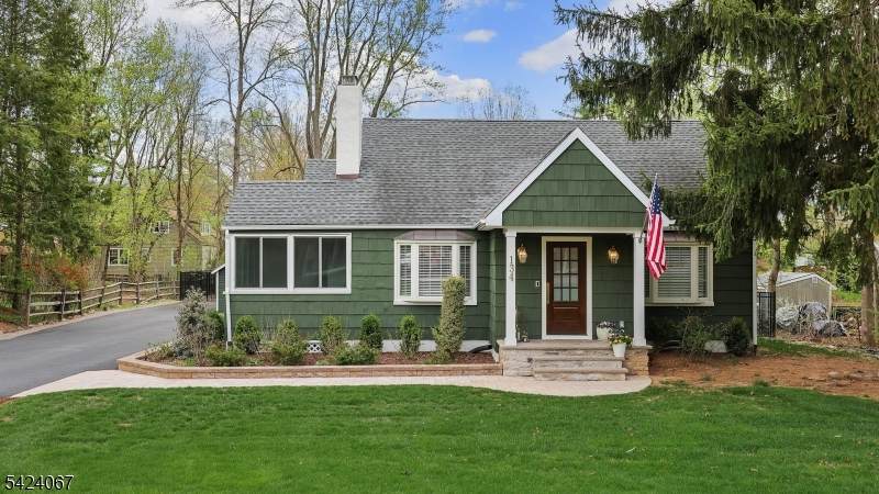 134 W Oak St - Photo 1
