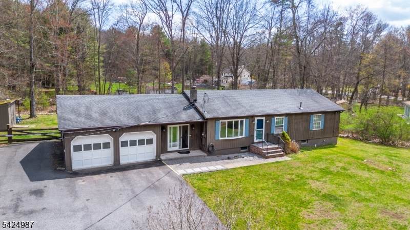 215 New Rd - Photo 1