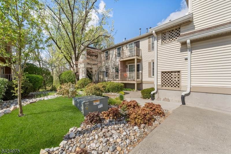 150 Jamestown Rd - Photo 1