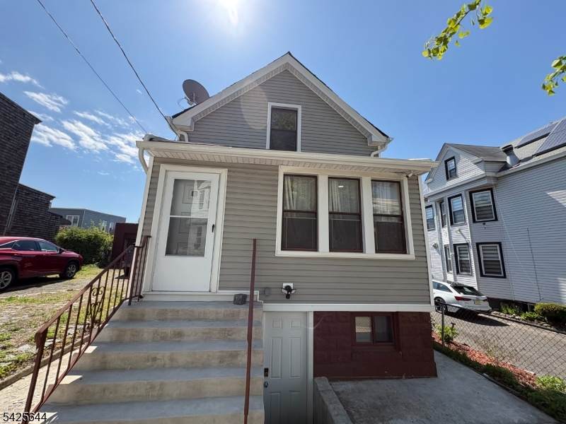 301 Lembeck Ave - Photo 1