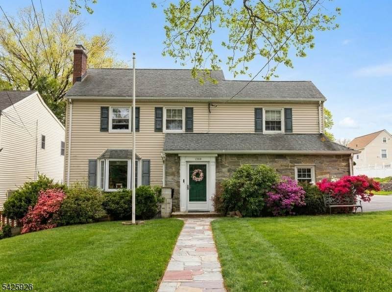 1386 Beverly Rd - Photo 1