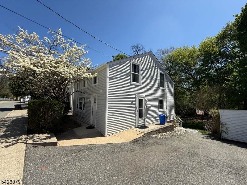 20 Maple Ave - Photo 1