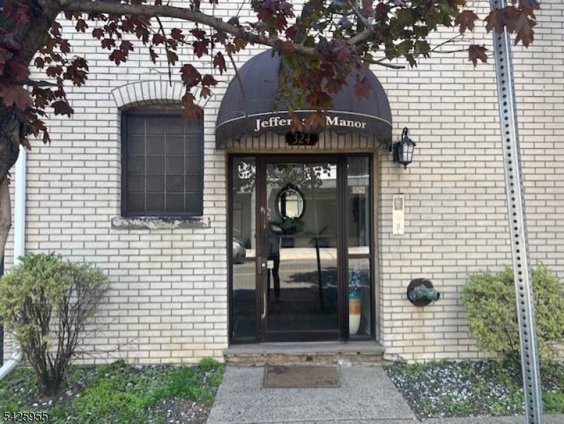316 Jefferson St - Photo 1