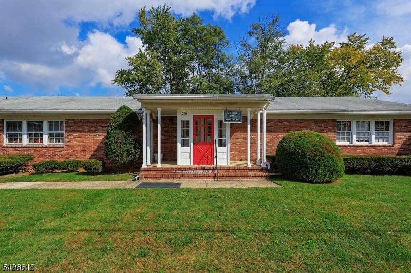676 Amboy Ave - Photo 1
