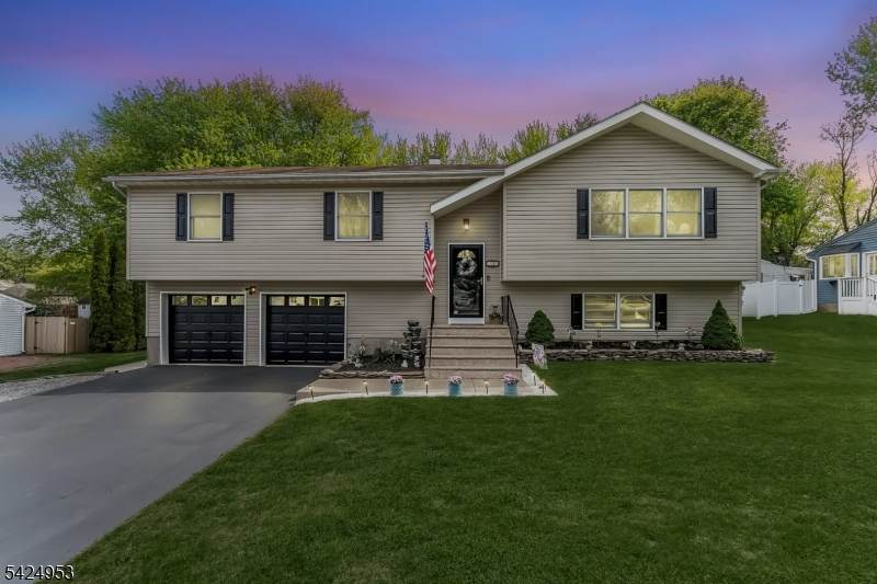 64 Stonehenge Dr - Photo 1
