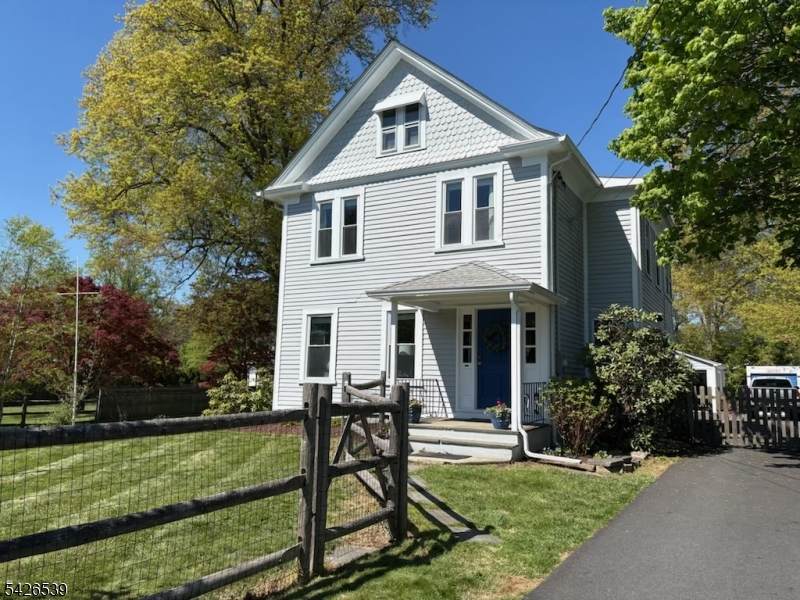 201 Mountain Ave - Photo 1