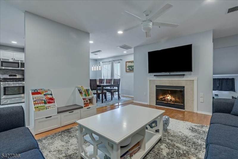 48 Buchanon Ct - Photo 1