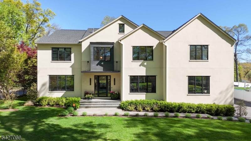 13 Robert Dr - Photo 1