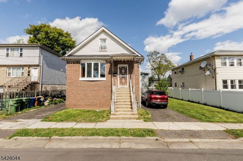 627 Van Buren Ave - Photo 1