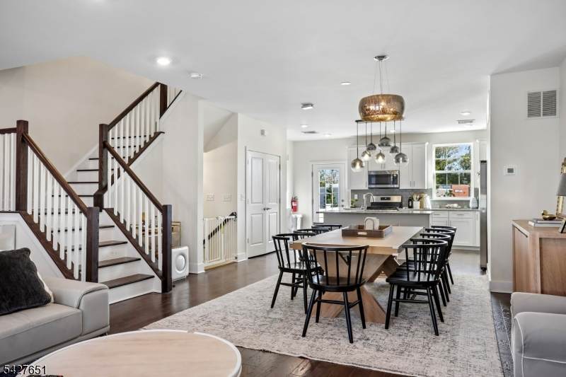 26 Colgate Dr - Photo 1