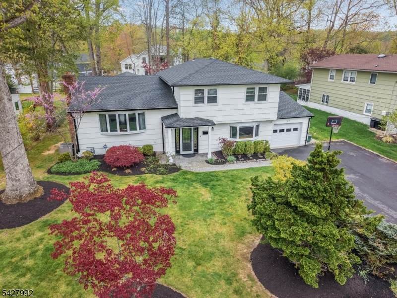 67 Woodbine Cir - Photo 1