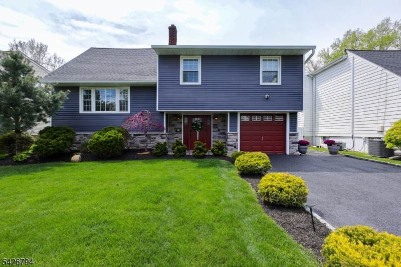 14 Dorset Dr - Photo 1