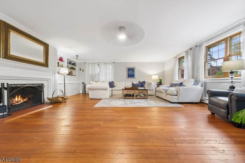 61 Burnett Ter - Photo 1