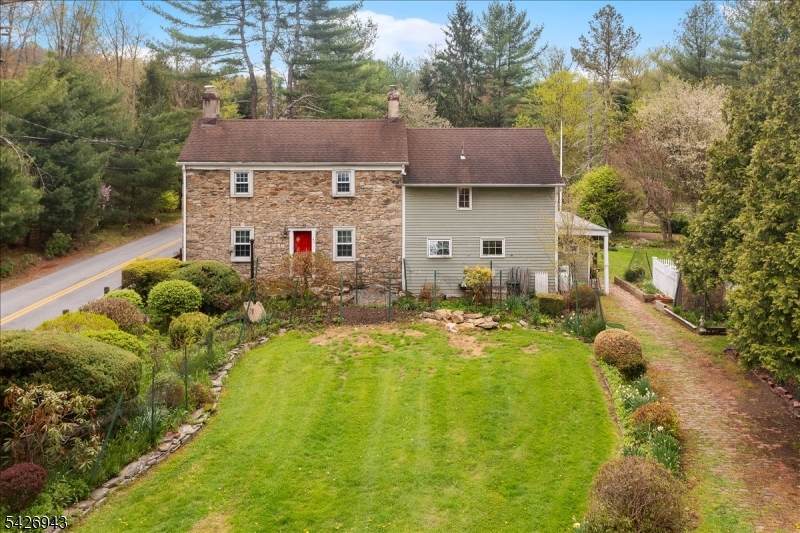 685 Woodglen Rd - Photo 1
