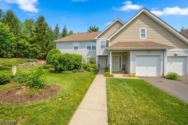 4 Eagles Nest Ln - Photo 1