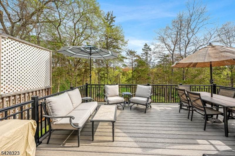 8 Delaware Ln - Photo 1