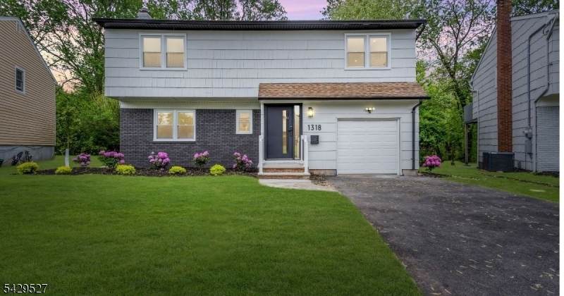 1318 Marcella Dr - Photo 1