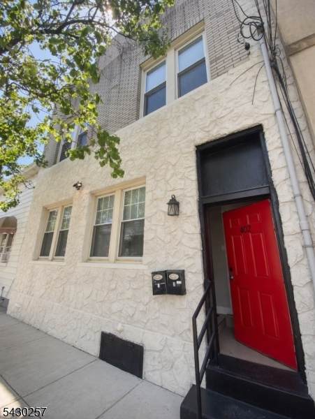 402 Cliff St - Photo 1