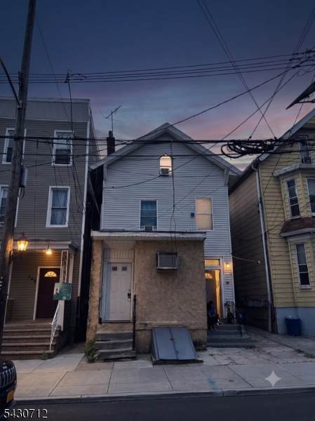 150 Garside St - Photo 1