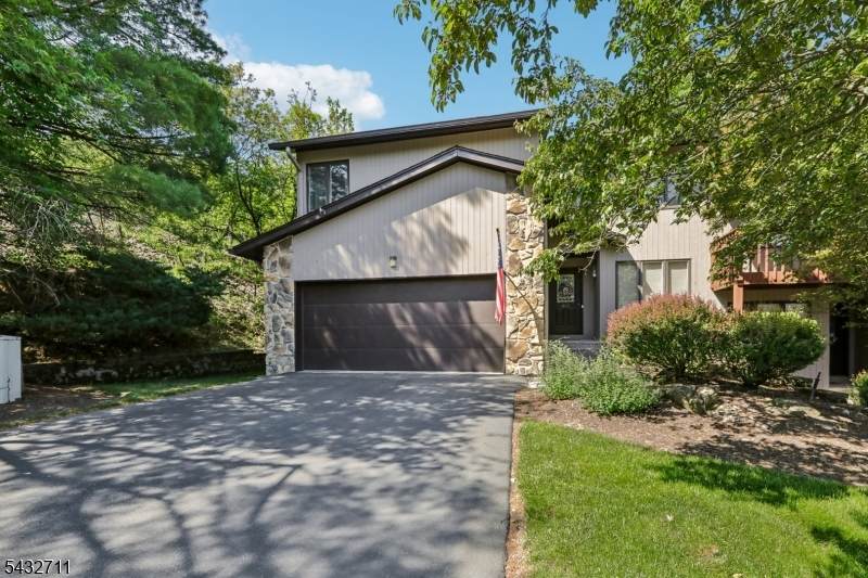40 Woodland Drive - Photo 1