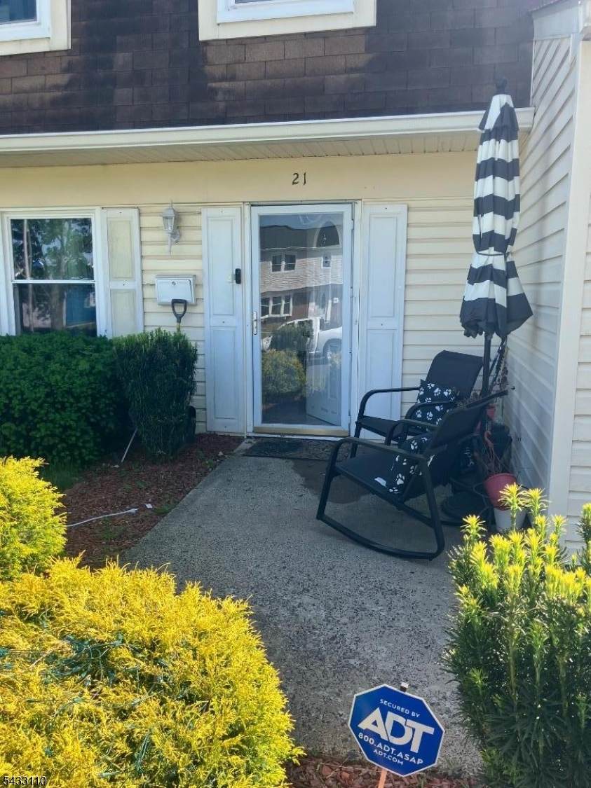 21 Trescott Ln - Photo 1