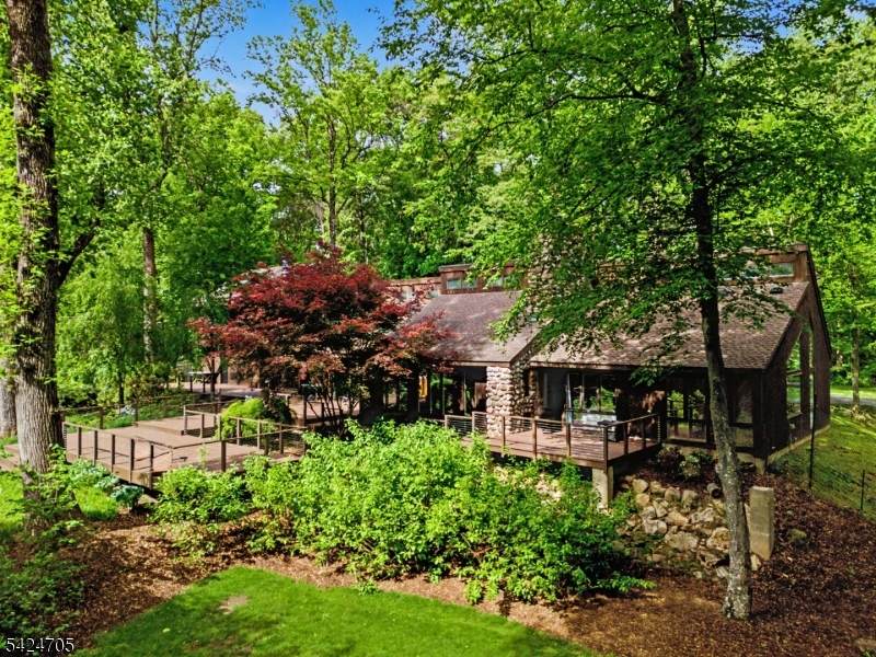 85 Crest Dr - Photo 1