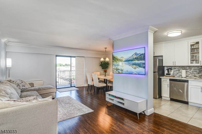10 N Wood Ave - Photo 1