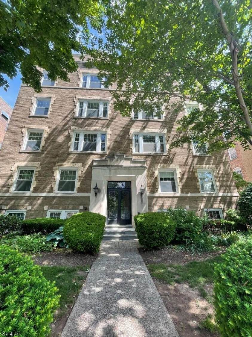 49 Park Ave - Photo 1