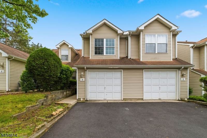 10 Leahy Ct - Photo 1