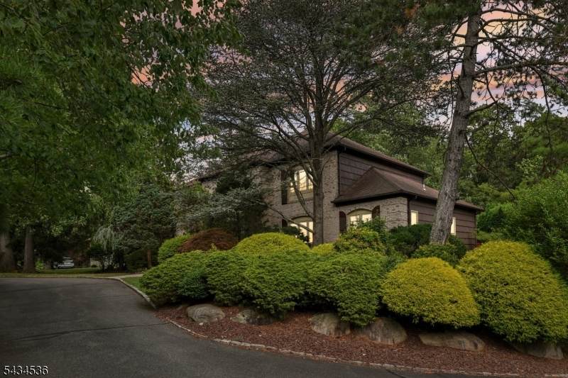 12 Sandalwood Dr - Photo 1