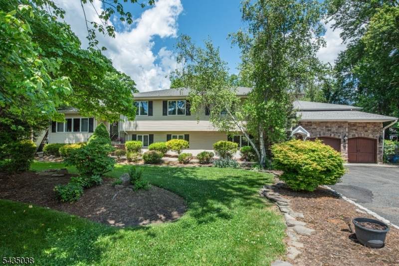 111 Mckinley Ave - Photo 1