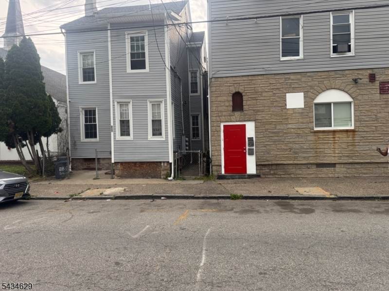 84 Jefferson St - Photo 1