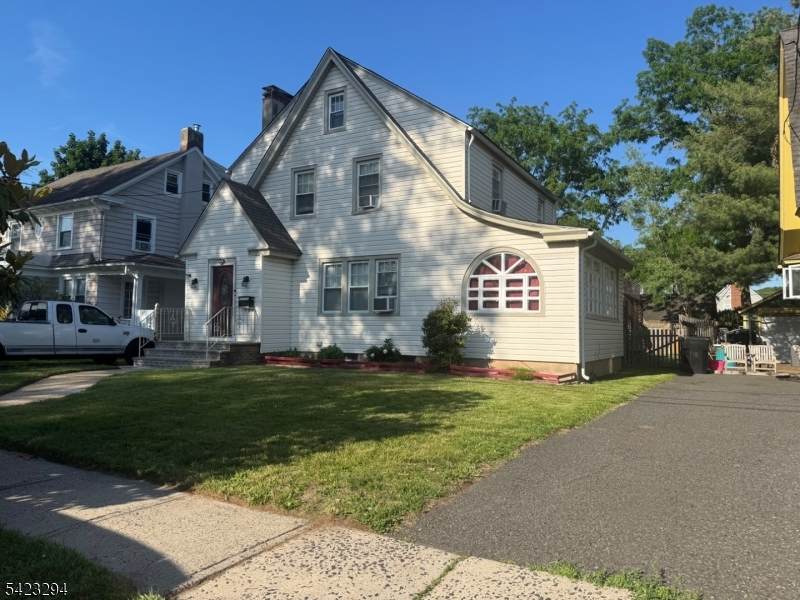 1133 Stilford Ave - Photo 1