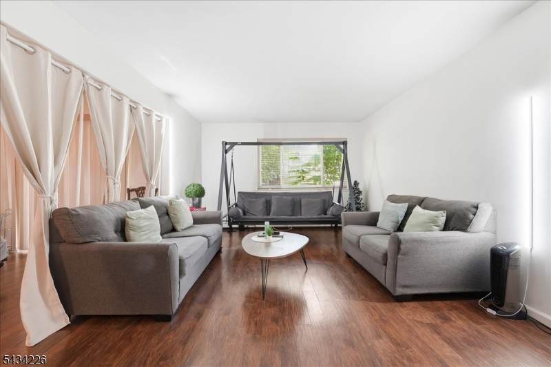 18 Lake Ave - Photo 1