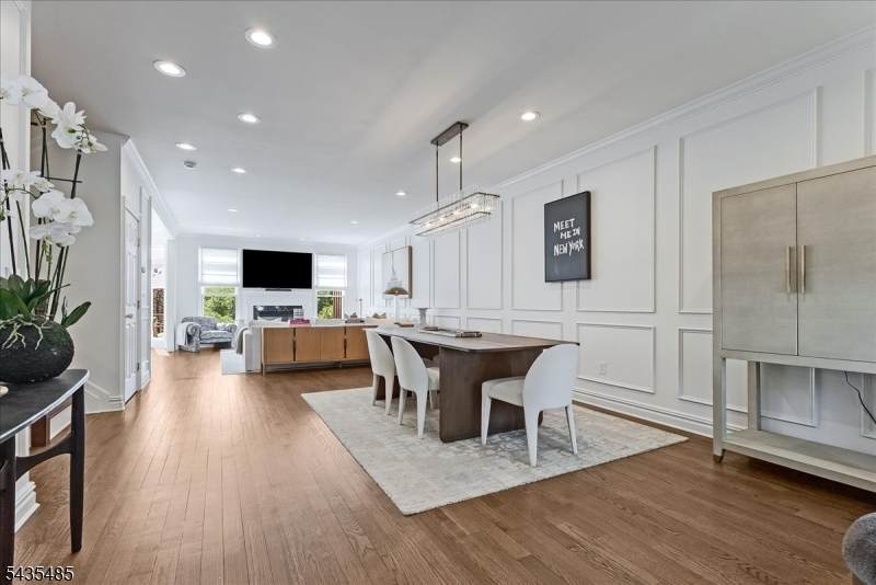 https://bt-photos.global.ssl.fastly.net/gsmls/orig_boomver_2_4030721-2.jpg