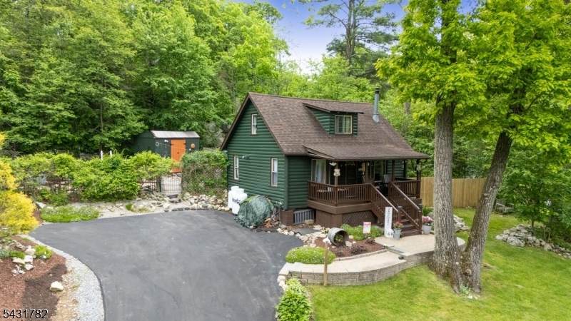 66 Fairlawn Dr - Photo 1