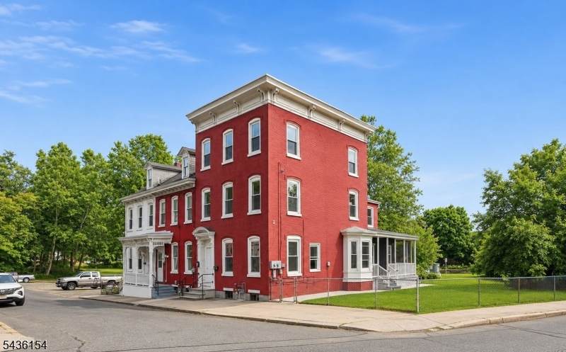 60 Brainard St - Photo 1