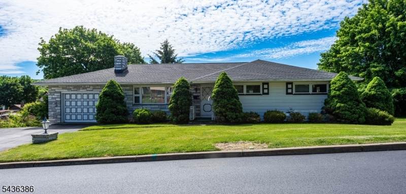 35 Hillside Ave - Photo 1