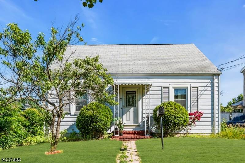 7 Washington Ave - Photo 1