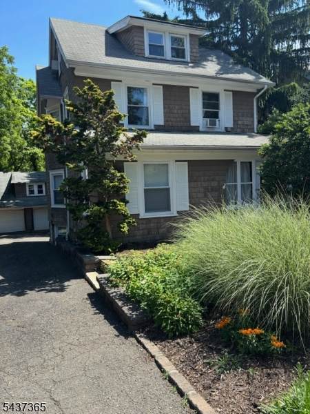 9 Laurel Pl - Photo 1