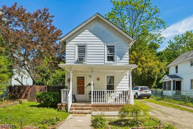 37 Stoll St - Photo 1