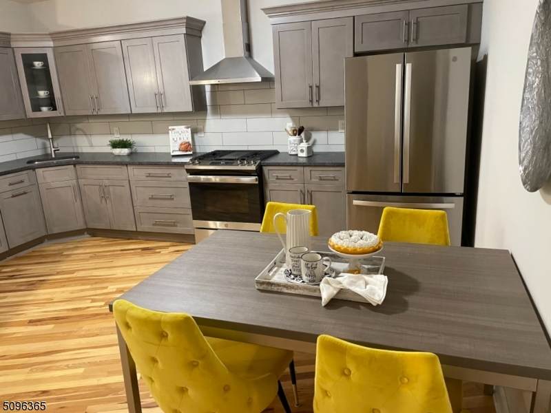 501 South Ave - Photo 1