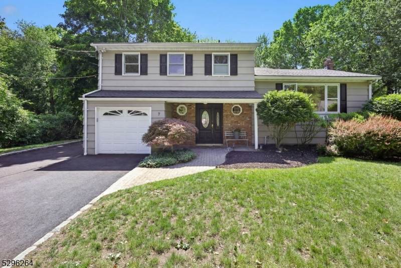 7 Mansfield Ct - Photo 1