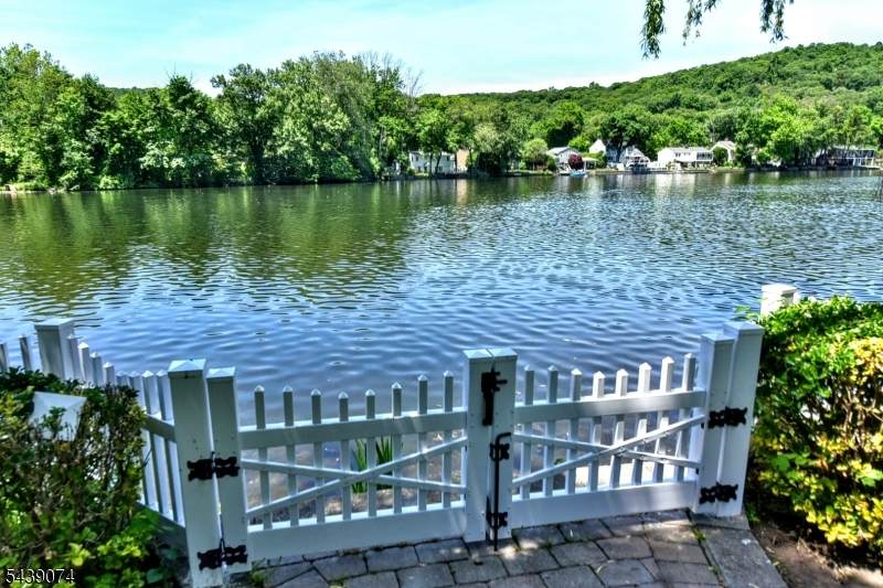 45 Lakeshore Dr - Photo 1