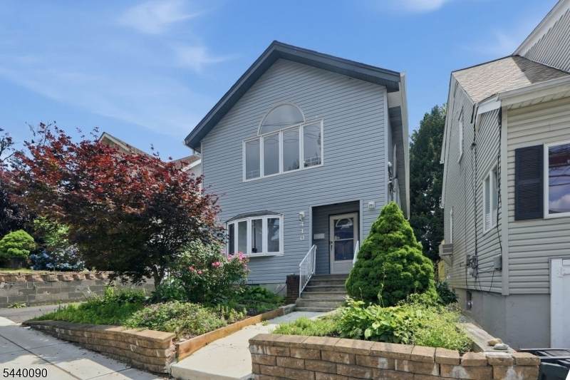 410 Lafayette Ave - Photo 1