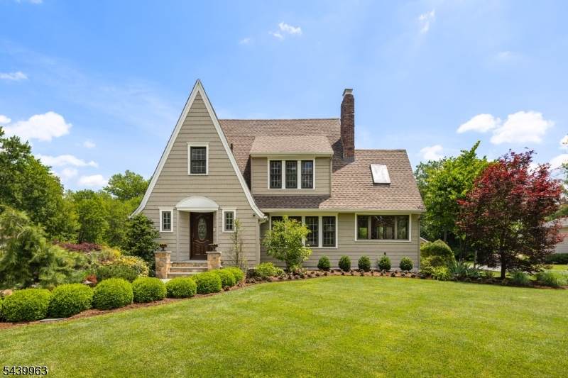 225 Walnut St - Photo 1