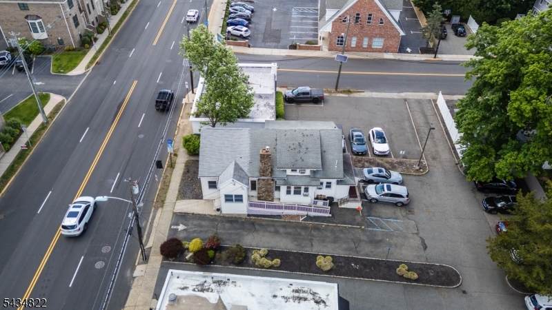 45 Bloomfield Ave - Photo 1