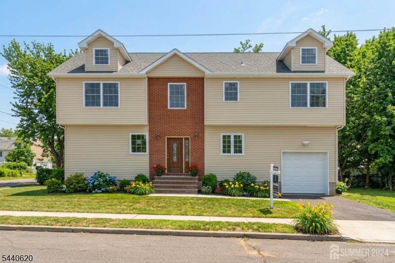 31 Davis Ave - Photo 1